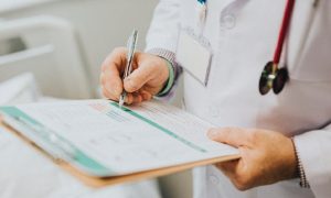 negligencia medica por falta de supervisión adecuada